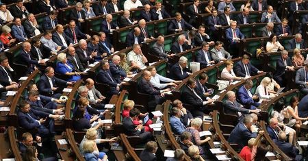Posłowie dostaną podwyżkę wynagrodzeń. Politycy będą zarabiać o ponad 600 złotych więcej