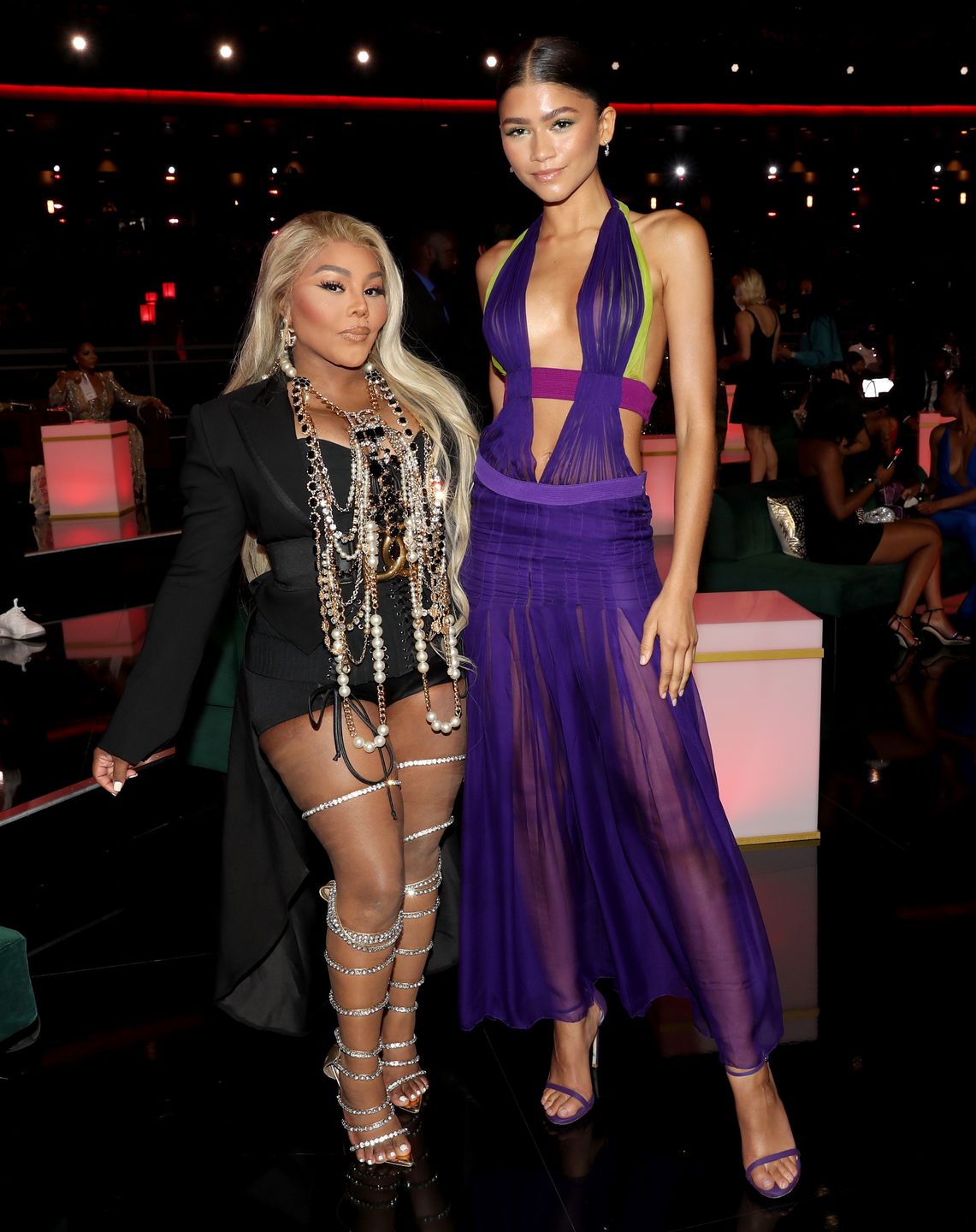 Zendaya na gali BET Awards w sukience inspirowanej kreacją Beyonce z 2003 roku