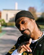 Snoop Dogg śpiewającym alfonsem