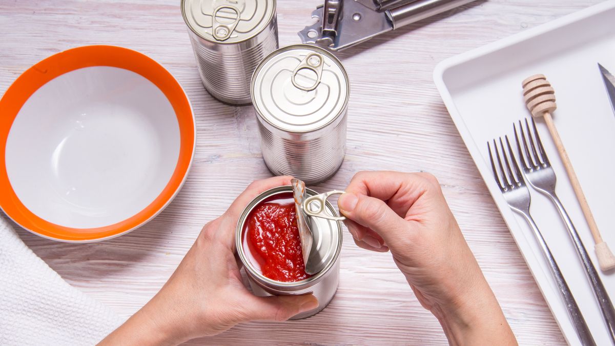 Jak otwierać puszki?