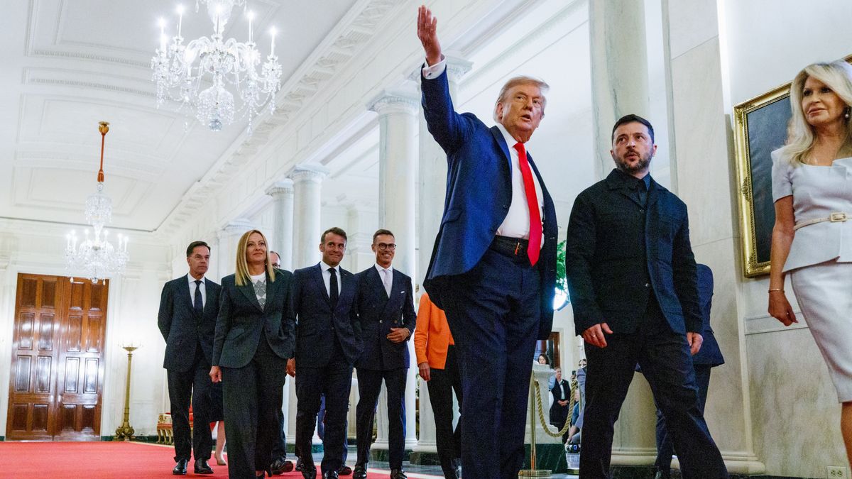 Donald Trump, Wołodymyr Zełenski i europejscy przywódcy podczas poniedziałkowego spotkania w Białym Domu