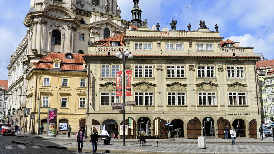 Czechy zaostrzają obostrzenia. Do restauracji tylko z certyfikatem covidowym