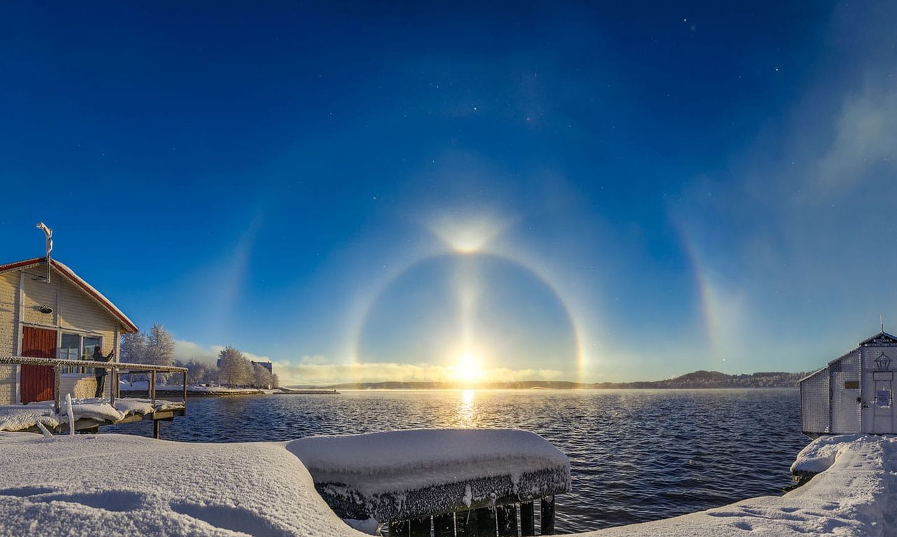 Unusual phenomenon: "three suns" appear in the sky