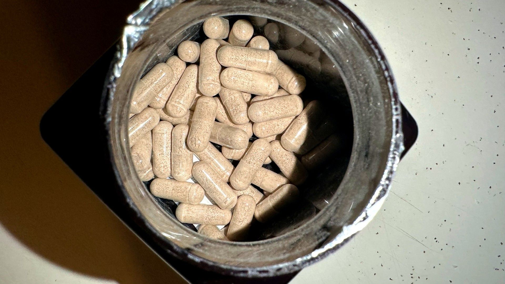 Zanim zdecydujemy się na suplement diety, warto poznać swoje rzeczywiste zapotrzebowania na witaminy i składniki mineralne.