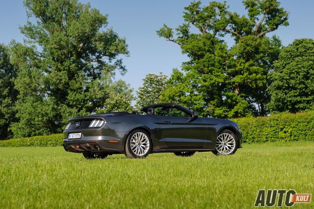 Ford Mustang 2,3 EcoBoost Convertible