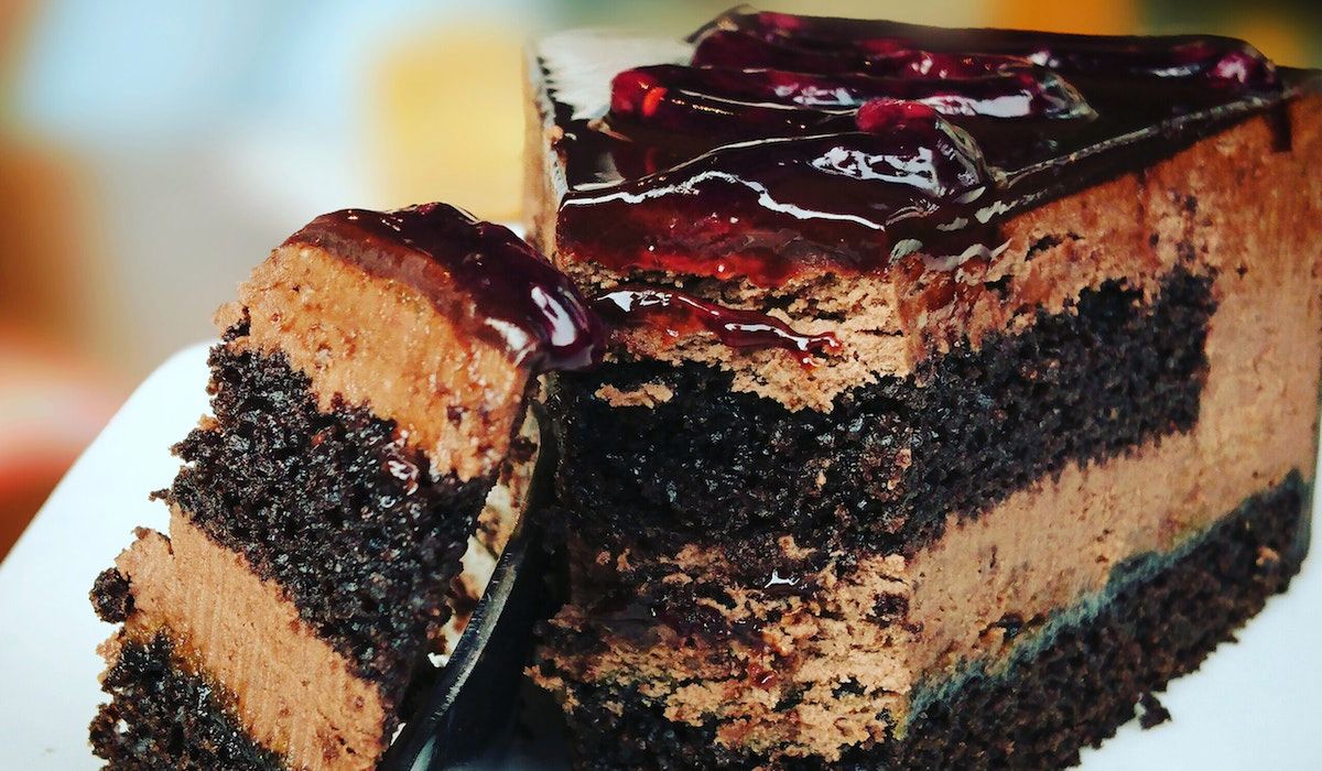 Obłędnie pyszne ciasto czekoladowe. Fot. Pexels
