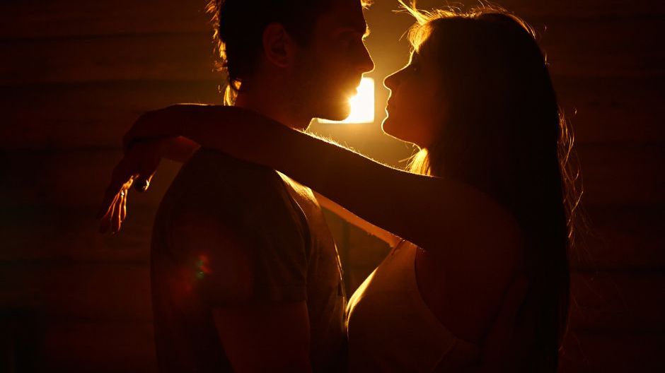 Seksuolog ujawnia ile trwa przeciętny stosunek Polaków. Wskazuje na istotną kwestię