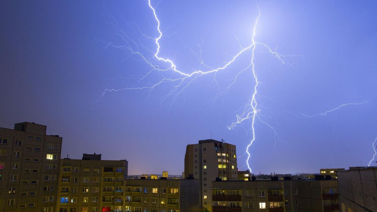 W tej sytuacji nie wiadomo, co z systemem SMS-owego ostrzegania o nagłym zagrożeniu pogodowym.