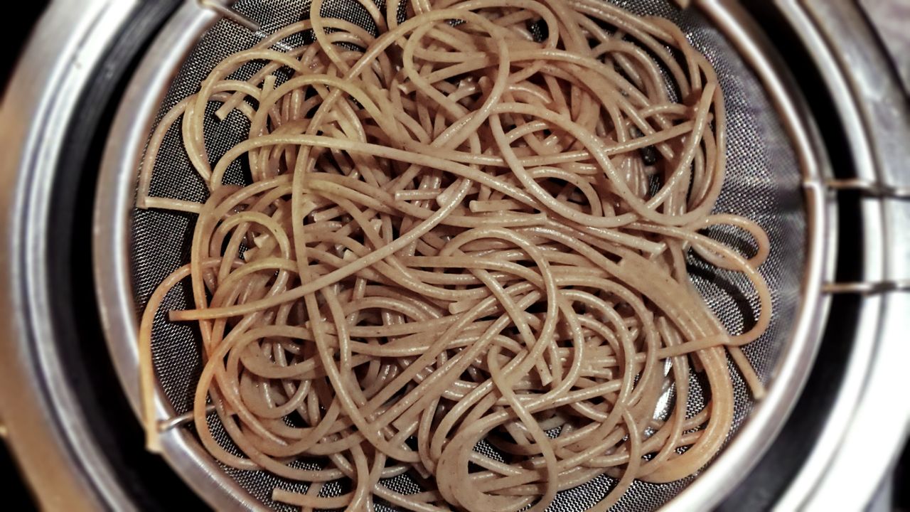 Czym jest makaron soba? Syci na dłużej, wspiera serce