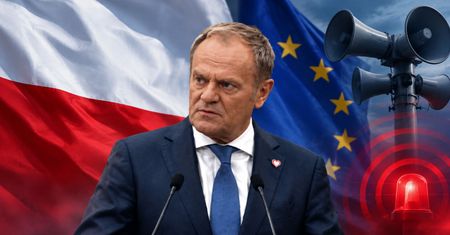Dron tuż przy granicy. Tusk potwierdził atak. "Masywna eksplozja"