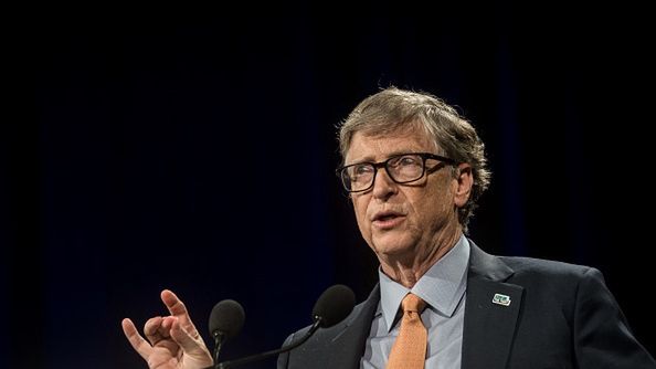Bill Gates jest ofiarą licznych teorii spiskowych.