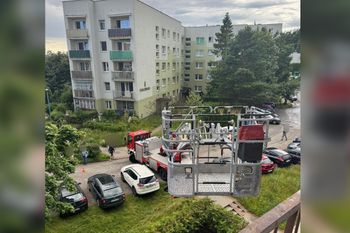 Gdynia: 80-letnia kobieta leżała nieruchomo na balkonie. Interweniowały służby ratunkowe