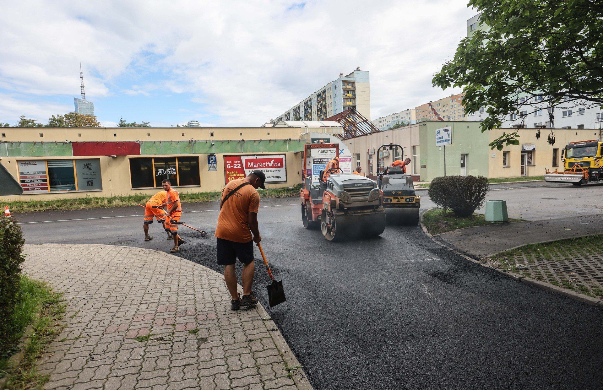 Trwa układanie nawierzchni na osiedlu Nowe Miasto w Rzeszowie