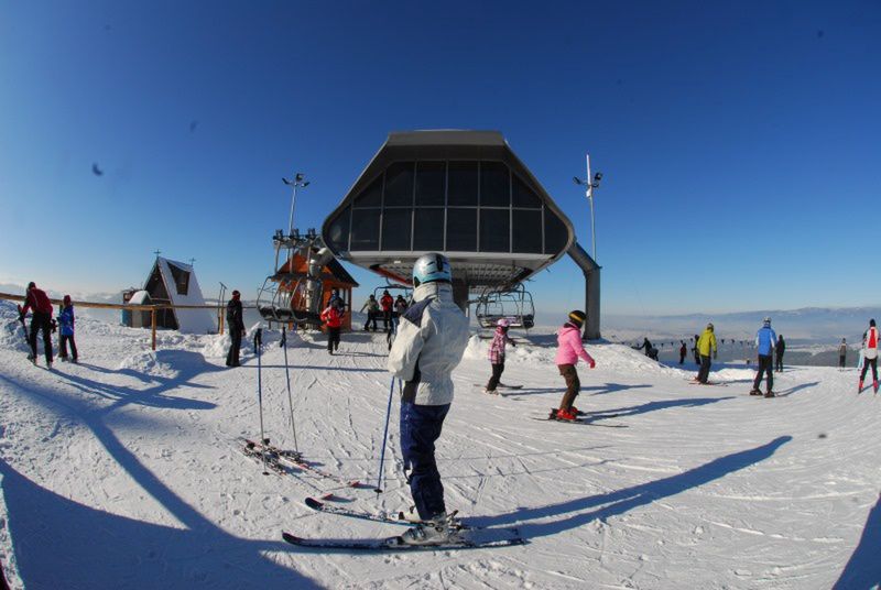 Wyciągi narciarskie w Polsce mogą być otwarte w przeciwieństwie do hoteli i restauracji
