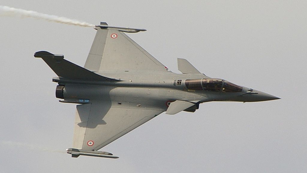 French rafale jets collide mid-air, search continues for crew