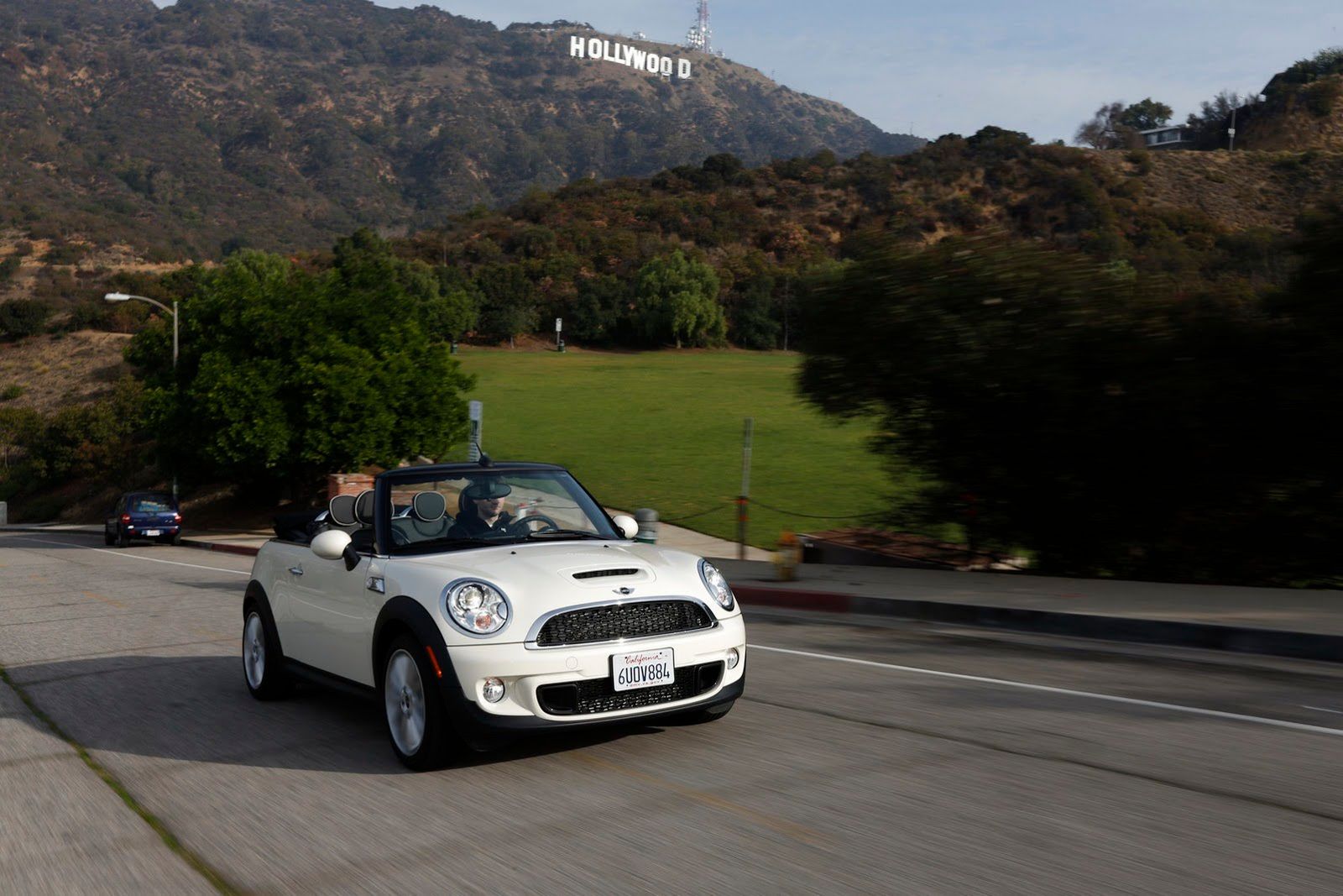 Galeria Mini jako celebracja sprzedaży półmilionowego egzemplarza w USA 38