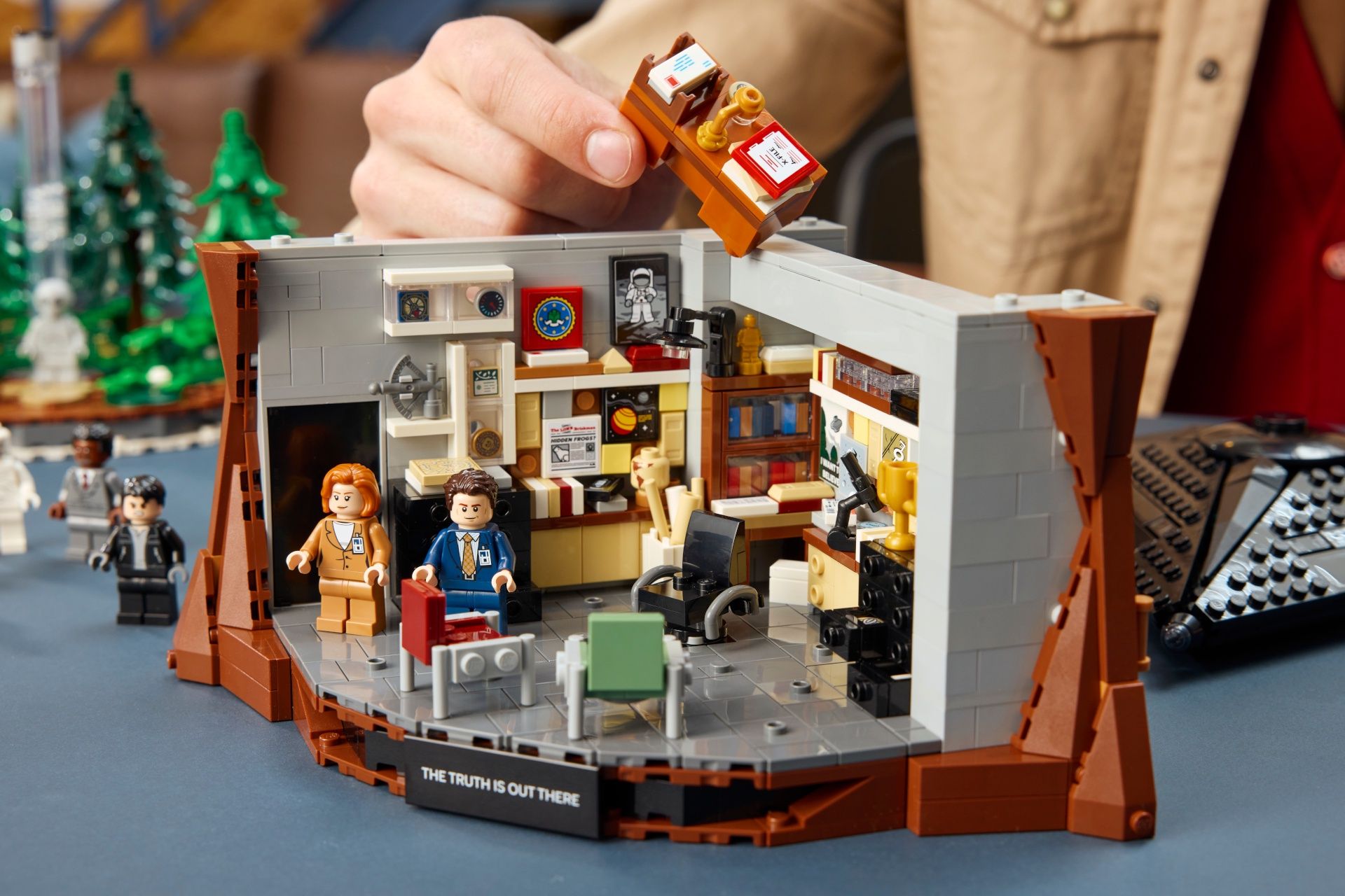 Zestaw LEGO Ideas „Z archiwum X” (21369)