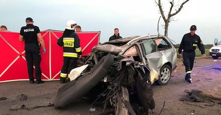 Wjechał w drzewo. Nie żyje 19-latek