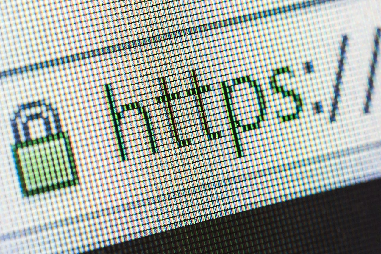 Weź sobie darmowy certyfikat SSL. Let's Encrypt wystawiło ich już 1,7 mln