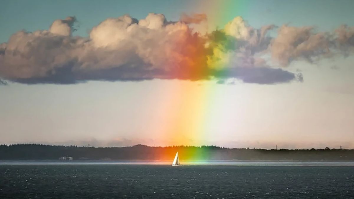 Na końcu tęczy jest łódka. Pozytywne zdjęcie hitem internetu 1
