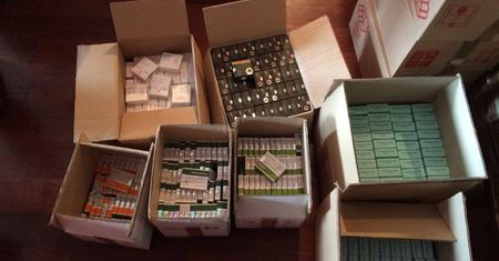 Handlowali nielegalnymi sterydami i środkami na potencję. Milionowe obroty gangu