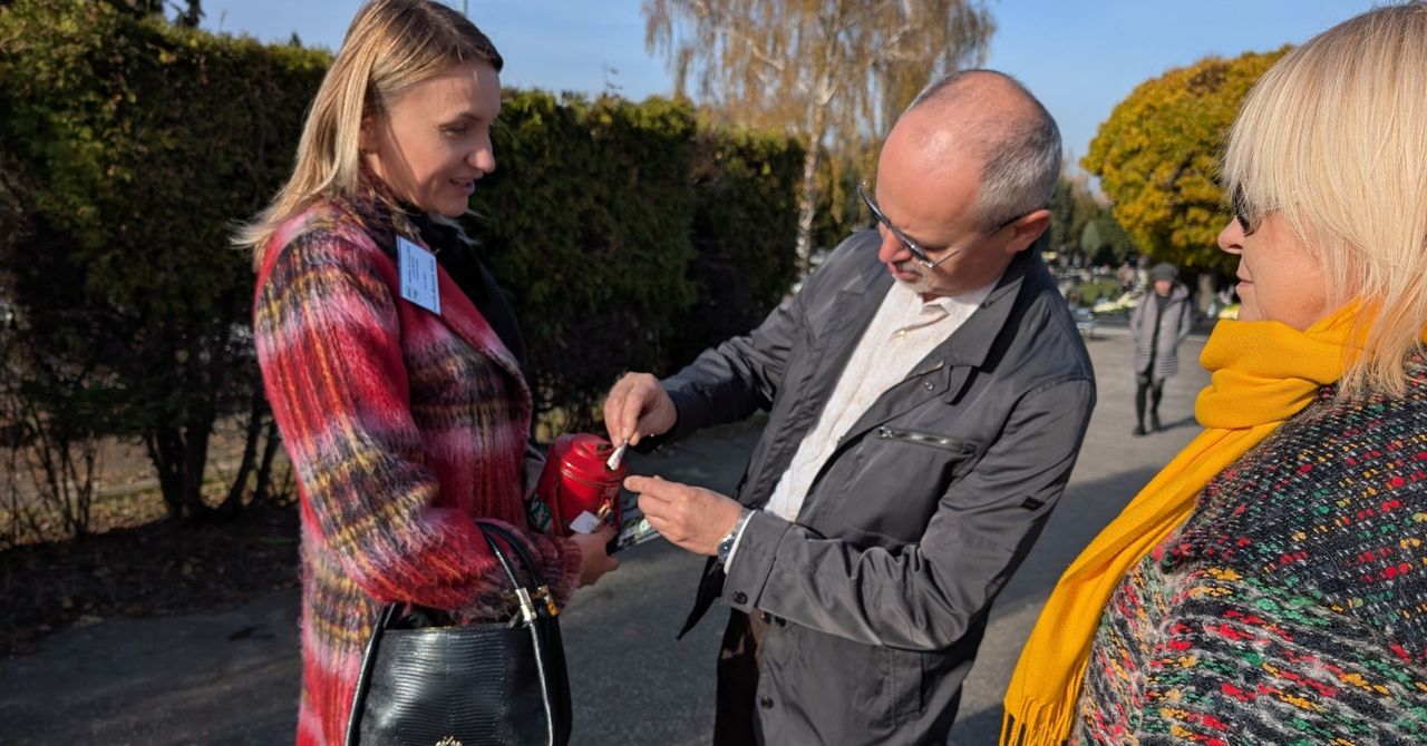 Kalisz: 25. kwesta na ratowanie zabytkowych nagrobków była rekordowa