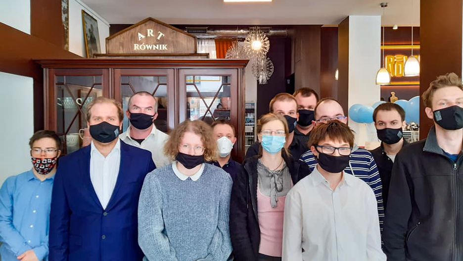 Wrocław. W Cafe Równik od środy działa Artystyczny Kącik. To miejsce,  którym będzie można kupić rękodzieła tworzone przez podopiecznych Stowaryszenia Twórców i Zwolenników Psychostymulacji