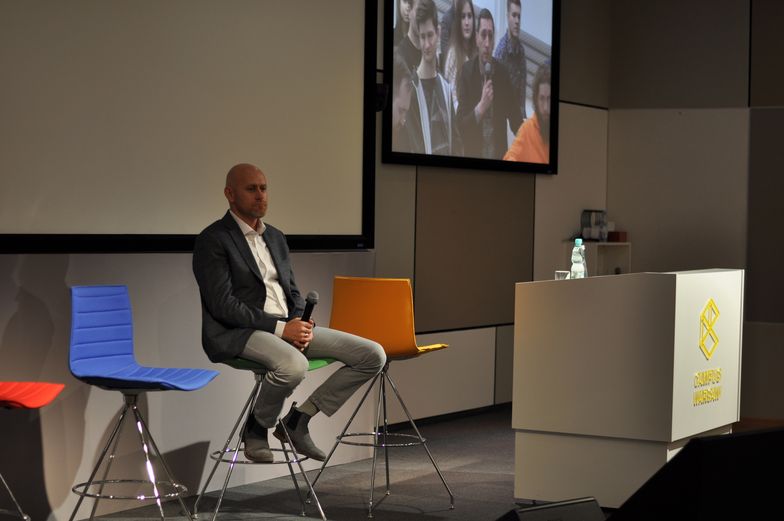 Kiedy Maciej Panek opowiada historię swojego życia, udowadnia, że nie ma takiej sytuacji, z której nie można się wykaraskać.