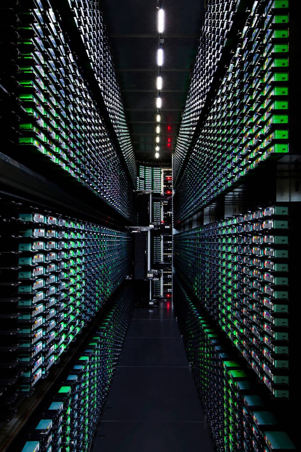 Google gra w zielone (technologie) i pokazuje fantastyczne zdjęcia data center 5