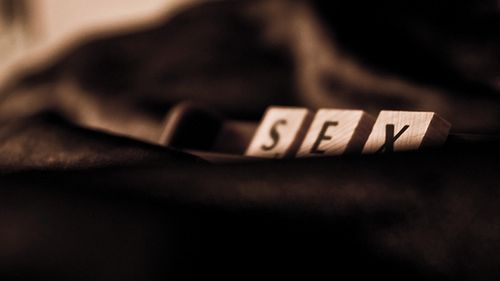 Porno się sprzedaje, czyli Odpowie.pl 1