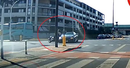 Nagranie z Warszawy. Wjechał w Mercedesa