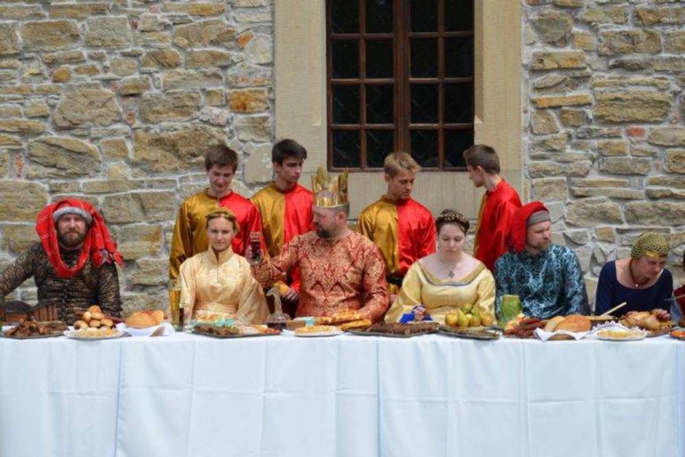 Głogów: Historyczne widowisko na Starówce.