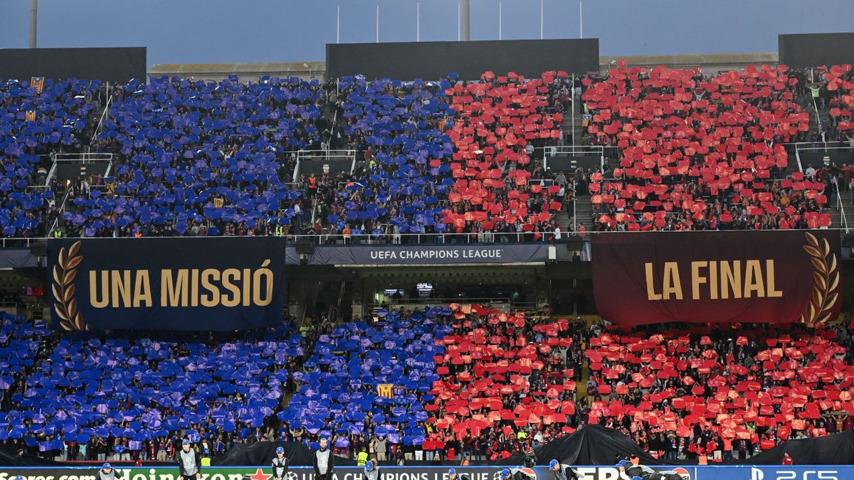 Getty Images / GIUSEPPE BELLINI / Na zdjęciu: kibice FC Barcelony podczas pierwszego meczu z Interem Mediolan
