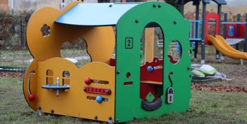 Legnica: Trzy miejskie żłobki mają nowe place zabaw