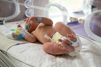 Dzieci chorują i umierają. "Wieczne chemikalia" zagrażają najmłodszym