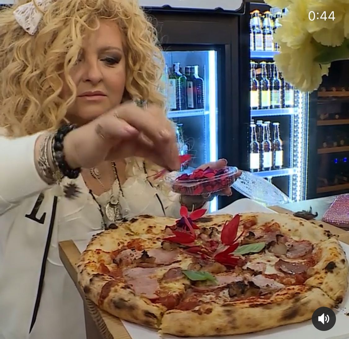Magda Gessler zachwyca się pizzą