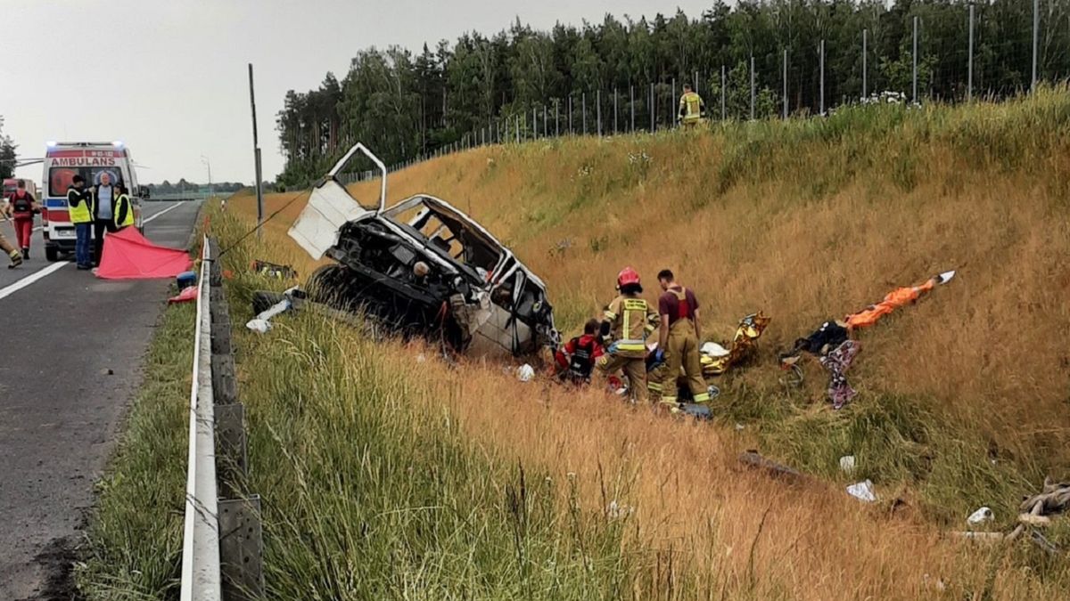 Tragiczny wypadek na S7 pod Nidzicą. Zginęło dwóch pasażerów busa.