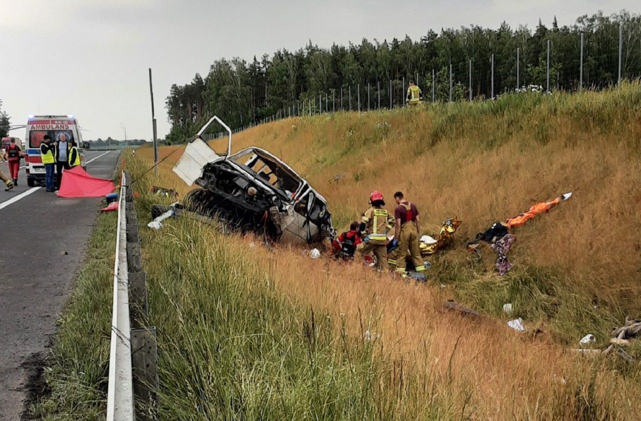 Tragiczny wypadek na S7 pod Nidzicą. Zginęło dwóch pasażerów busa.
