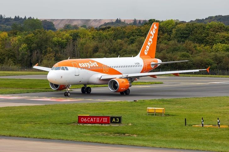 EasyJet wprowadzi Wi-Fi na pokładach samolotów. Jest umowa ze Starlinkiem