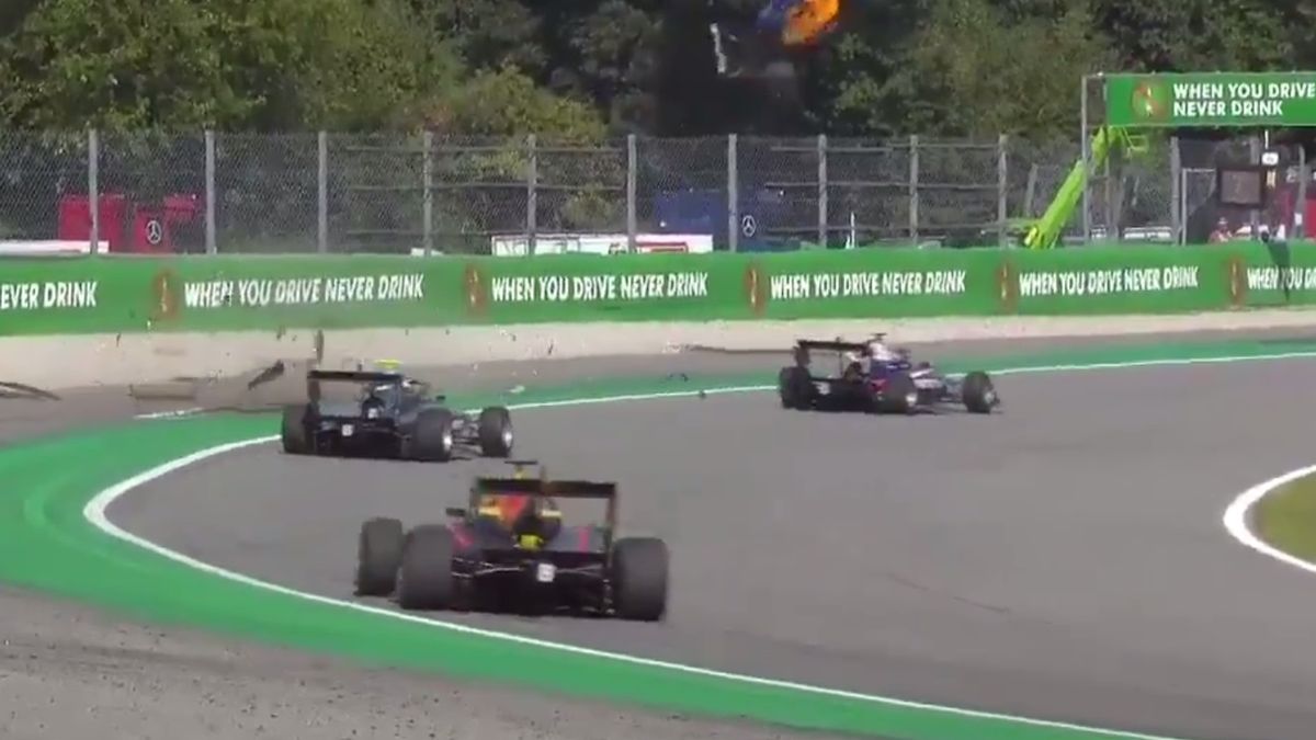 Twitter / Na zdjęciu: w powietrzu bolid Alexandra Peroniego