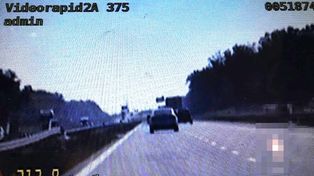 Jechał ponad 200 km/h po ekspresówce. Dostał mandat nie tylko za prędkość