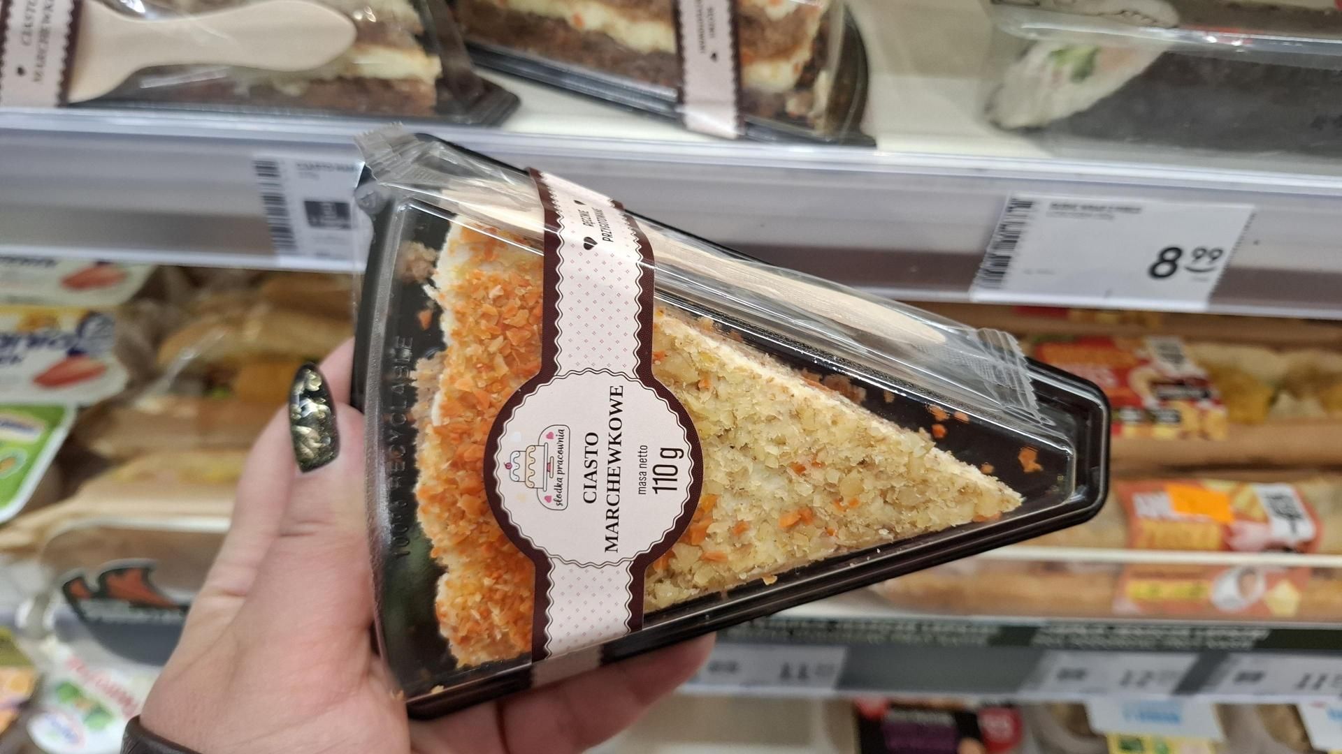 Ciasto marchewkowe z Żabki