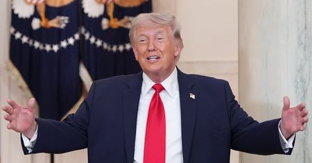 Czerwono na giełdach. Azja reaguje na orędzie Trumpa