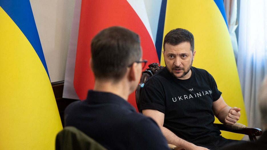 Polska i Ukraina będą dążyć do opracowania projektu rurociągu do transportu olejów roślinnych. Na zdjęciu: prezydent Ukrainy Wołodymyr Zełenski (z prawej) i premier Mateusz Morawiecki (z lewej)