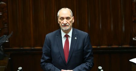 Podkomisja smoleńska będzie działać? Macierewicz podaje termin