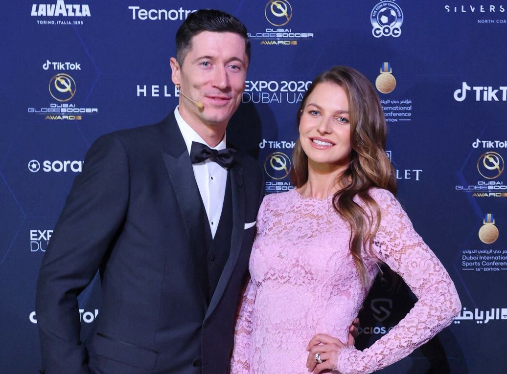 Anna Lewandowska na czerwonym dywanie w Dubaju. Wybrała suknię z najwyższej półki