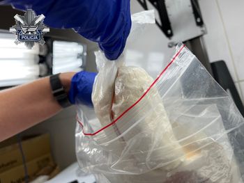 Łódź: Kilogram narkotyków w mieszkaniu. 53-latek z zarzutami