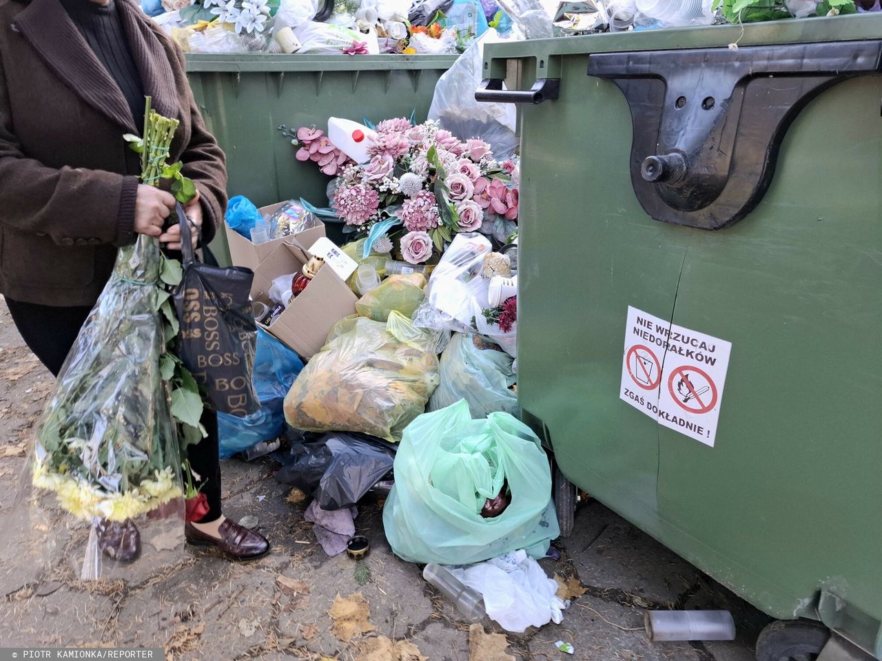 Rzeczywistość po 1 listopada. Śmieci wysypują się z kontenerów