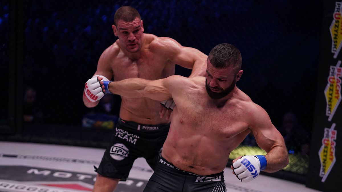 Materiały prasowe / KSW / Na zdjęciu: walka Ante Delija - Oli Thompson