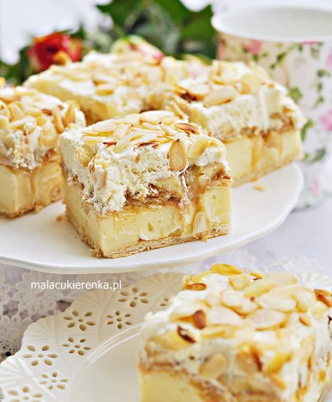 Ciasto krówka budyniowa z bananami na krakersach. Bez pieczenia